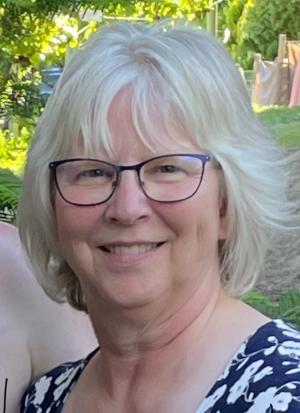 Shelly Erickson Headshot